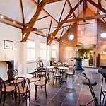 Semesterbostad Vakantiewoning L'eau Tendre In Ellezelles, Met Wellness En Buitenzwembad Met Overkapping *